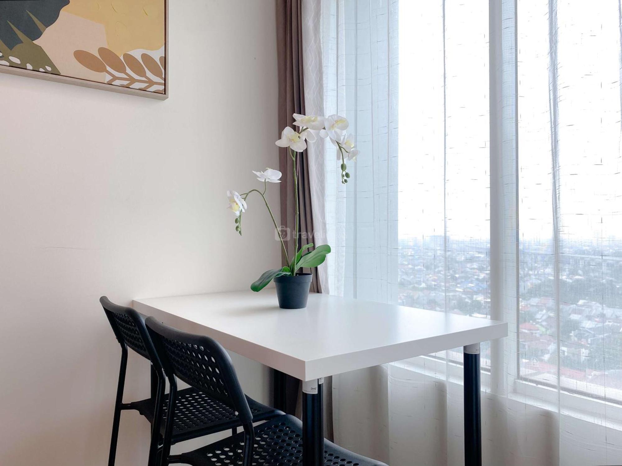 Minimalist 1br Without Living Grand Kamala Lagoon By Travelio Apartemen Bekasi